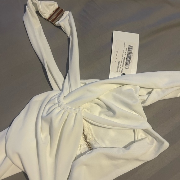 WHITE BARDOT HALTER NECK CUT OUT CROP TOP - Picture 5 of 10